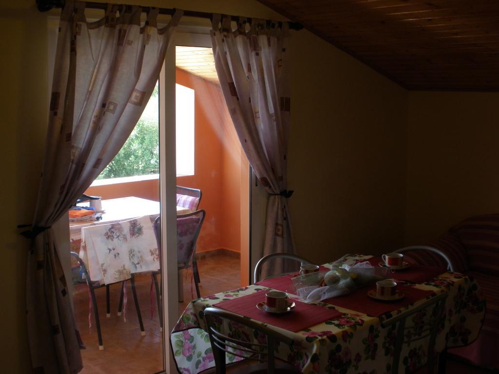 Corry 1 Apartment Ravni Phòng bức ảnh